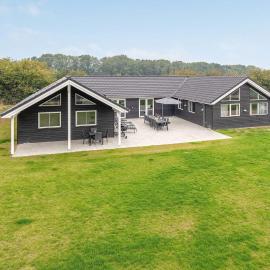 16 person holiday home in Sydals, hotel sa Sarup