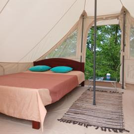 GLaMPLIFE,tünni ja suitsusaunaga, hotel sa Kasaritsa