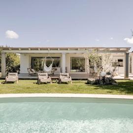 Exclusive Villa Aurea with private pool, Hotel in Cugnana