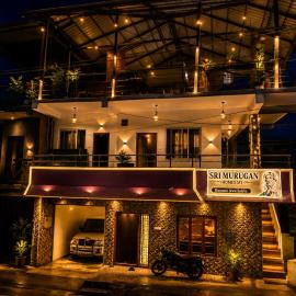 Sri Murugan Homestays, hotel v destinaci Vālpārai