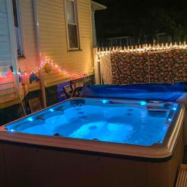 Rochester Escape w/ Hot Tub & Fire Pit!