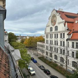 top located 1st-class penthouse with 3 rooms