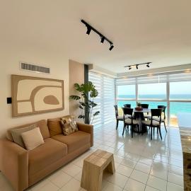 Pampatar में, होटल L' Arena - Spacious Luxe 3BR Pampatar Beachfront Family Stay