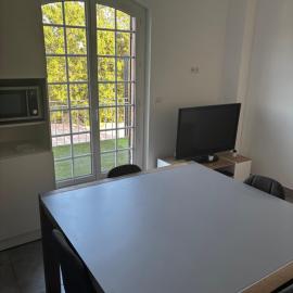 appartement Cosy T2, hotel v destinaci Cournonterral