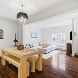 Modern Townhouse in the Heart of Downtown