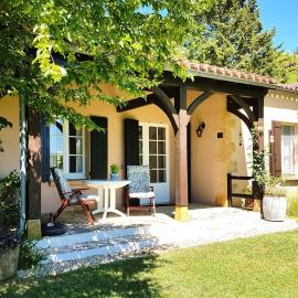 Frances Field au Domaine De Leygue, viešbutis mieste Bourniquel