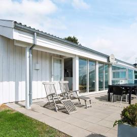 4 star holiday home in Ebeltoft, hotel em Ebeltoft