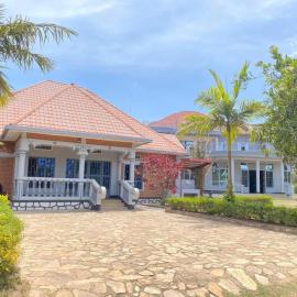 MARS Guest House, hotel di Kayove