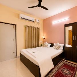 Yostel Homestay- AC 2BHK Near Airport & Railway Station، فندق في بوهفانيشفار