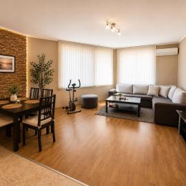 Delux 6 - Plovdiv Top Location Suite near River & Fair
