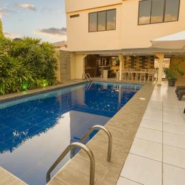 Suite Matrimonial con Piscina Desayuno Ambiente Exclusivo, hotel u gradu Machala