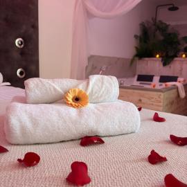 L'Écrin Romantique - Suite avec Balneo - Pacy, hotel em Pacy-sur-Eure