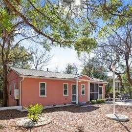207 W Cooper Coral Cassita Central Location