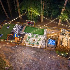 Luxury Forest Retreat Hot Tub, Fire Pit & Games