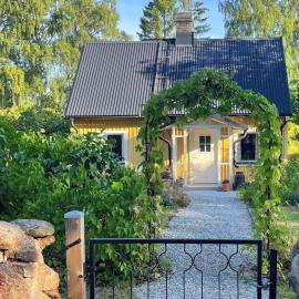 6 person holiday home in KLINTEHAMN-By Traum, hotel a Klintehamn