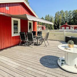 6 person holiday home in VIRSERUM, hotel sa Virserum