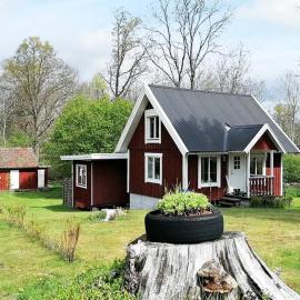4 person holiday home in Holmsjö-By Traum, hotel sa Holmsjö