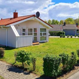6 person holiday home in GROEMITZ