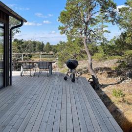 4 star holiday home in VÄDDÖ – hotel w mieście Väddö