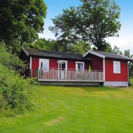 4 person holiday home in Henån, hotel en Henån
