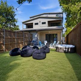 Dallas LUXE 4BR, 4 Kings, Hot Tub, Outdoor Theater