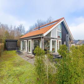 Coastal Family Escape with Enclosed Garden、レネッセのホテル