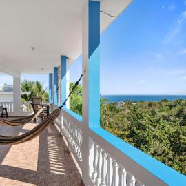 Vista del Mar | Ocean Views, Pool & Pool Table