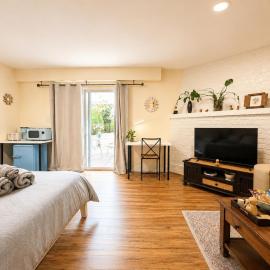 Independent Suite in Friendly Family Home, Convenient Location, hotel u gradu Ričmond