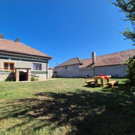 Fleshouse: Cincşor şehrinde bir otel