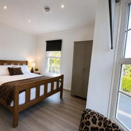 ST1 - En-suite Room Canterbury Parking, Contractor