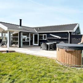 Lønstrup में, होटल 6 person holiday home in Hjørring-By Traum