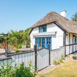 6 person holiday home in Ørsted-By Traum, hotel u gradu Ørsted