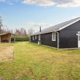 4 star holiday home in Ørsted-By Traum, hotel en Ørsted