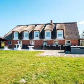 25 person holiday home in Rømø-By Traum, отель в городе Mølby