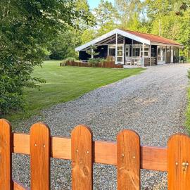 4 person holiday home in Oksbøl-By Traum, hotell i Oksbøl