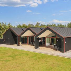 10 person holiday home in Jerup-By Traum