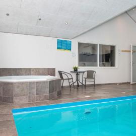 5 star holiday home in Rømø，托弗图姆的飯店