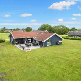 Luxury Pool House near Beach, ξενοδοχείο σε Nordborg