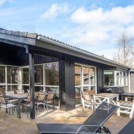 8 person holiday home in Oksbøl-By Traum