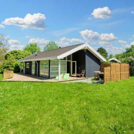6 person holiday home in Skibby-By Traum, hotel di Skibby