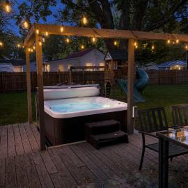 Country Charm Retreat / lake, Hotel in Madison