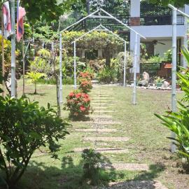 The English Filipina Secret Garden Resort