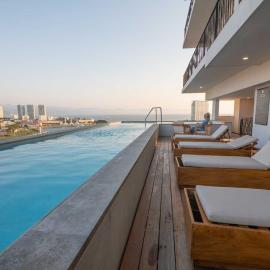 Pool with ocean view, gym - grupoxingo