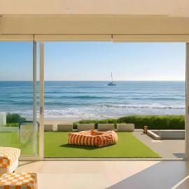 Henley Beachfront Luxury Home With Private Pool, Spa And Sauna!: Henley Beach South şehrinde bir otel