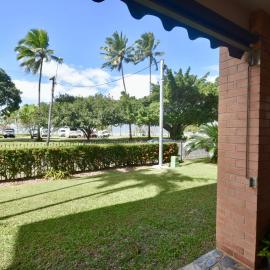 Spacious 2-bed apartment on Cairns Esplanade