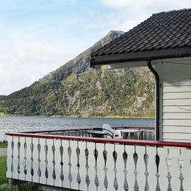 7 person holiday home in Selje-By Traum, hotel en Selje