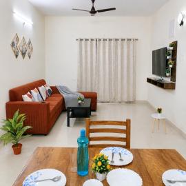 Spacious 2BHK Serviced Apartment Family Stay