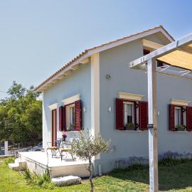 Robola Retreat Cottage, hotel in Valsamáta