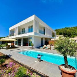 NEW! Villa With Heated Pool in Cavtat