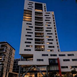 Sky View 17 - Free Private Garage Parking